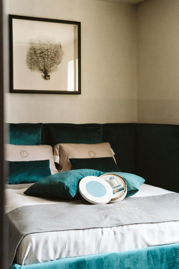 Bed and Breakfast The Harbour - Luxury Living Трани Экстерьер фото