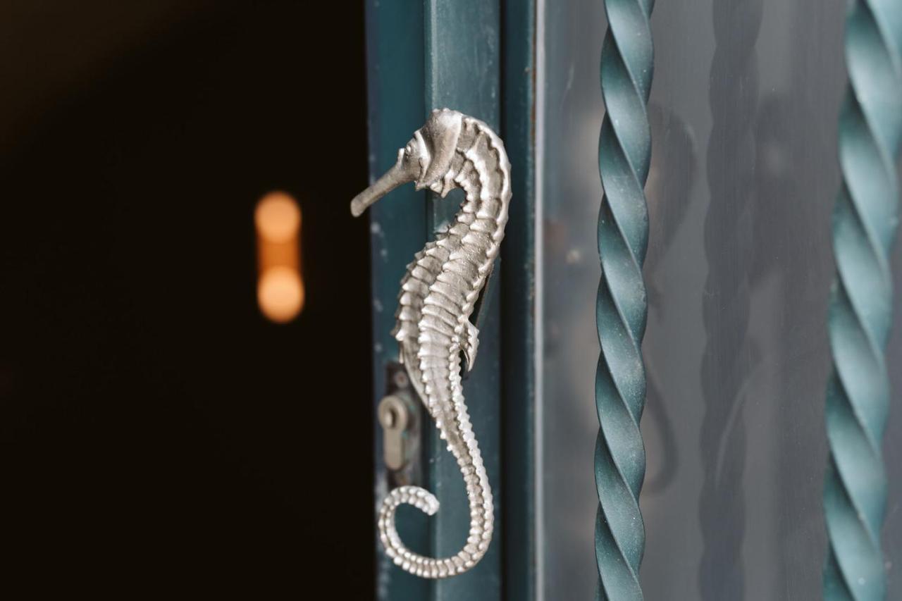 Bed and Breakfast The Harbour - Luxury Living Трани Экстерьер фото